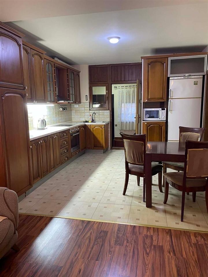 Casa de piso para alugar 2+1 no centro