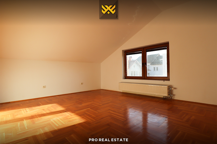 Piso de casa 177m² en alquiler en Mati 1