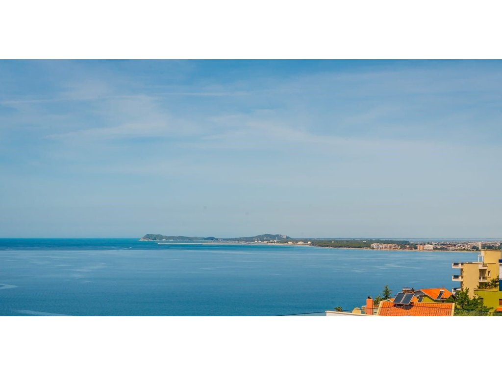 2+1+2 room apartment for sale, near the lungomare!