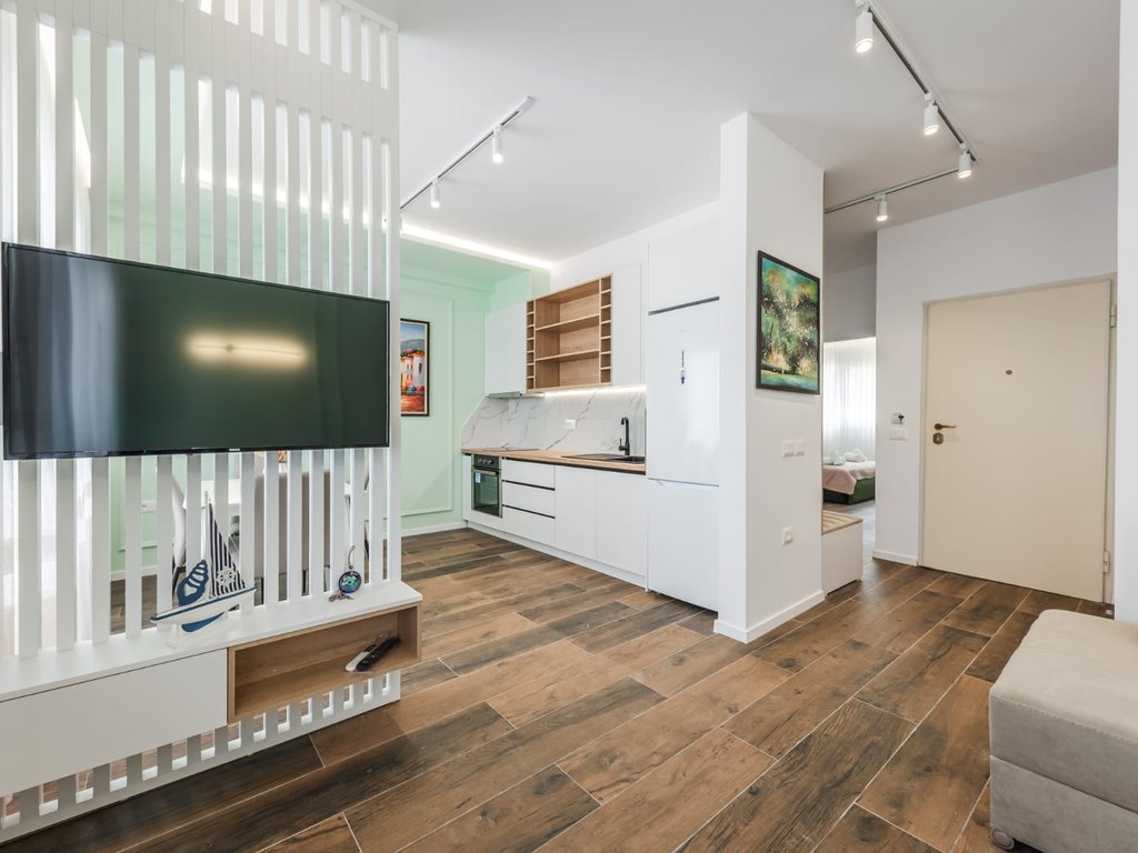 2+1+2 room apartment for sale, near the lungomare!