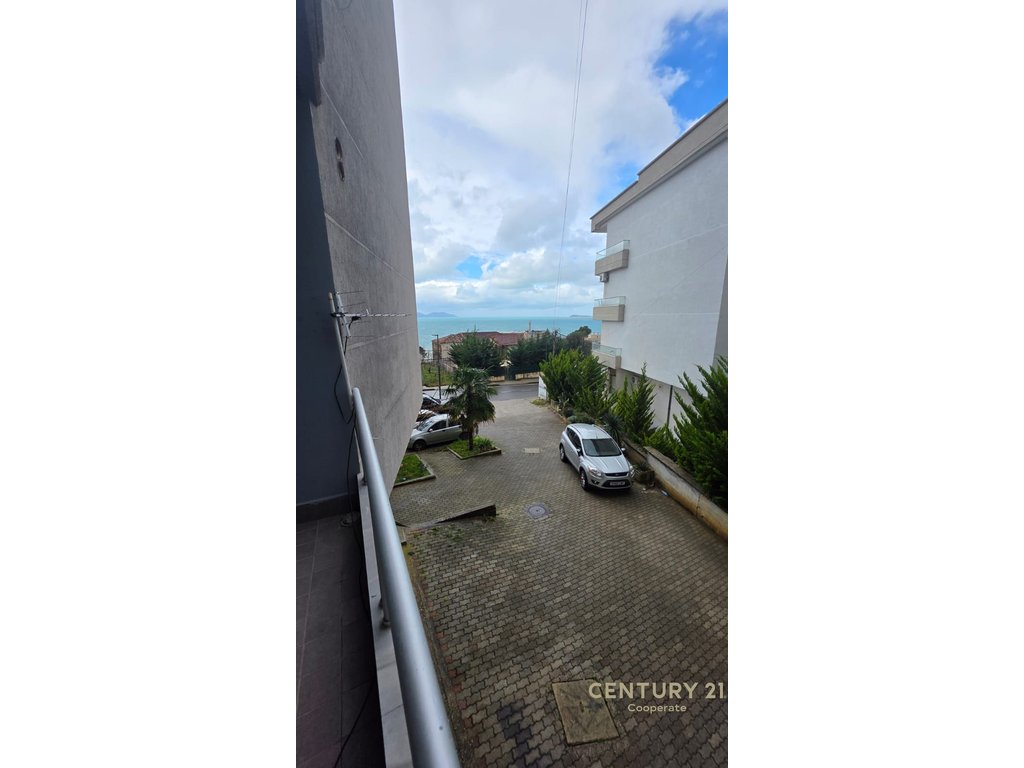 2+1+2 room apartment for sale, near the lungomare!