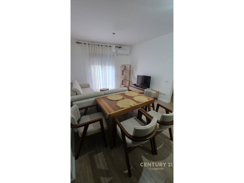 2+1+2 room apartment for sale, near the lungomare!