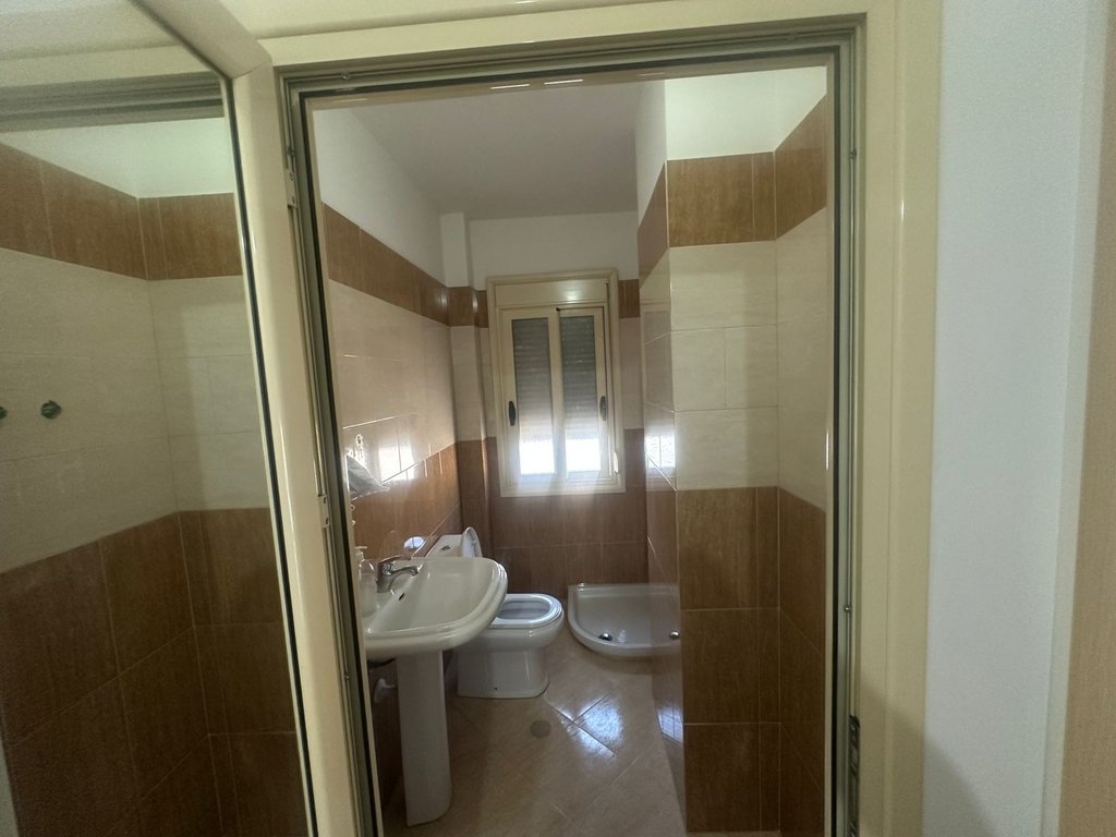 2+1+2 room apartment for sale, near the lungomare!