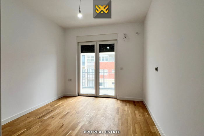 Appartamento / ufficio 116m² in affitto su via b