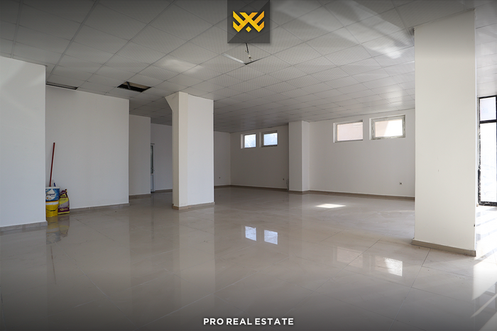 Lokal 100m² për #shitje në Fushë Kosovë.