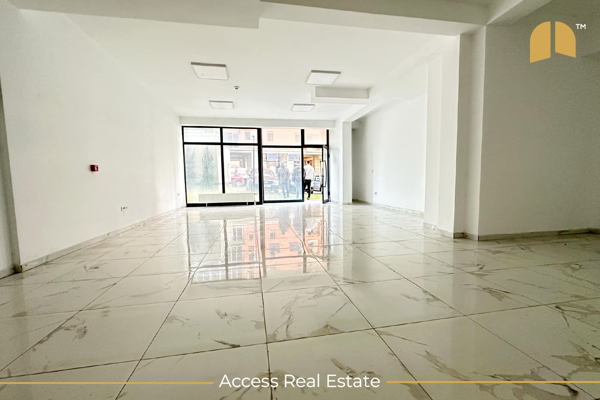 Local à louer – 68m² – Velani (2)