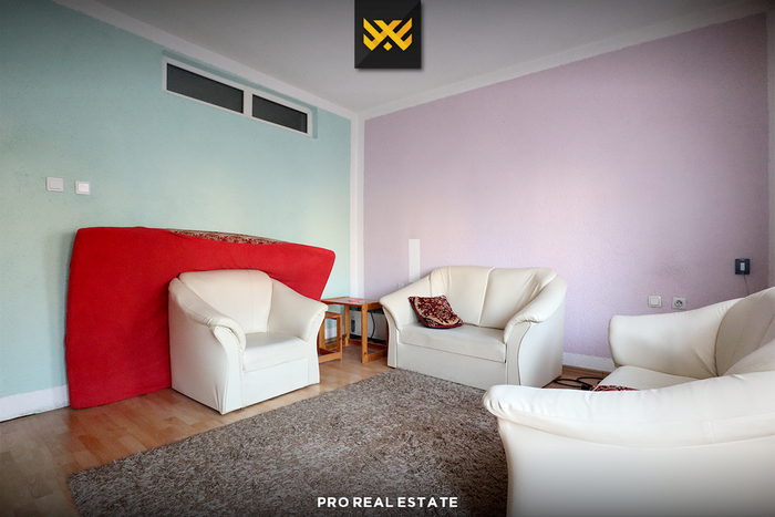 Casa – Locale 865m² in affitto a velani.
