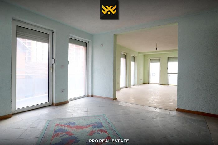 Casa – Locale 865m² in affitto a velani. (4)