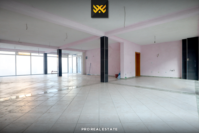 Casa – Locale 865m² in affitto a velani. (5)