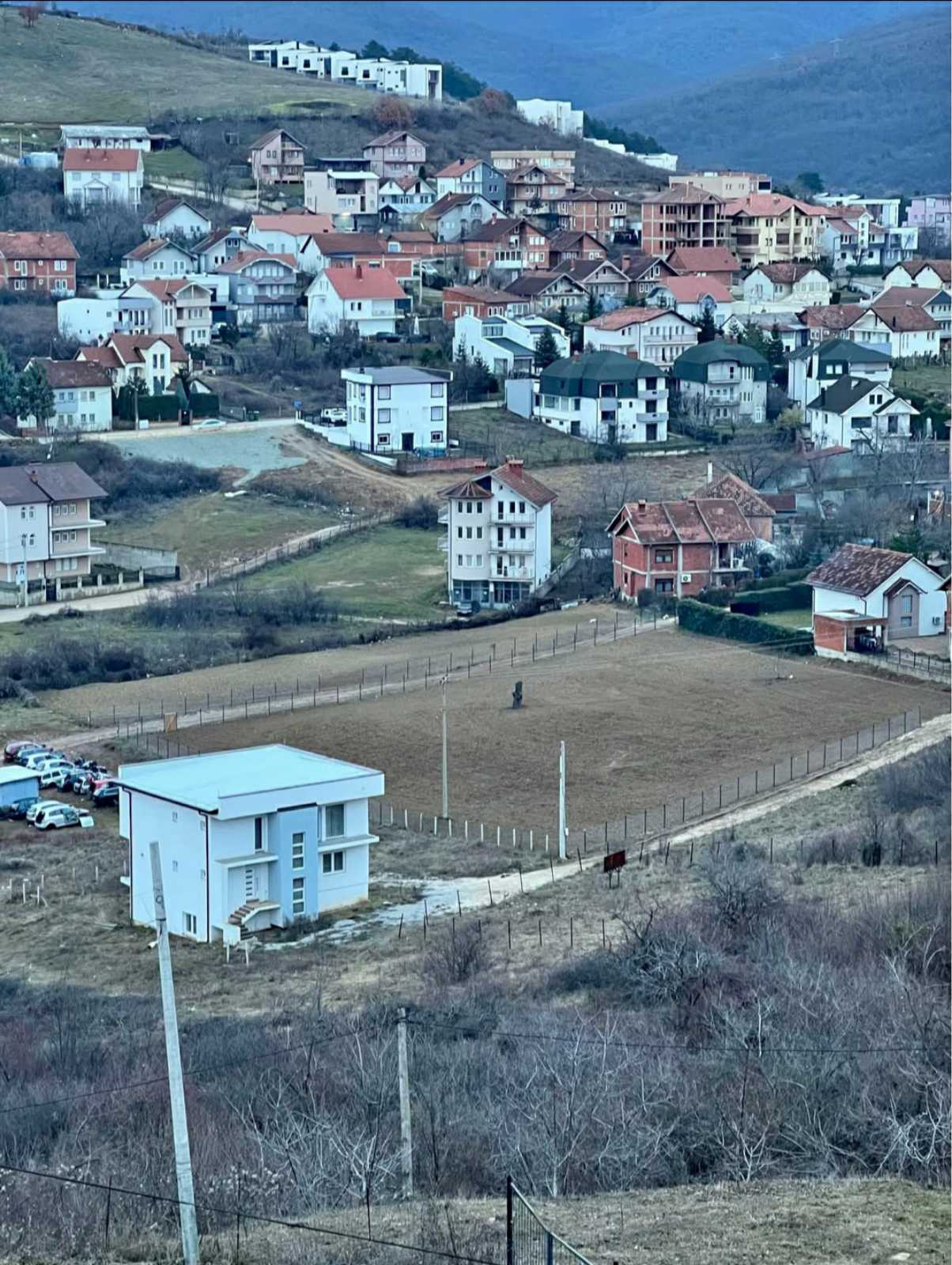 Terrain à vendre sur la route de gërmi – Quartier de bled