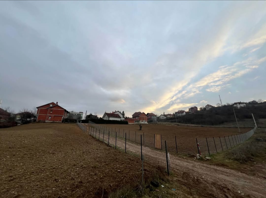 Terrain à vendre sur la route de gërmi – Quartier de bled