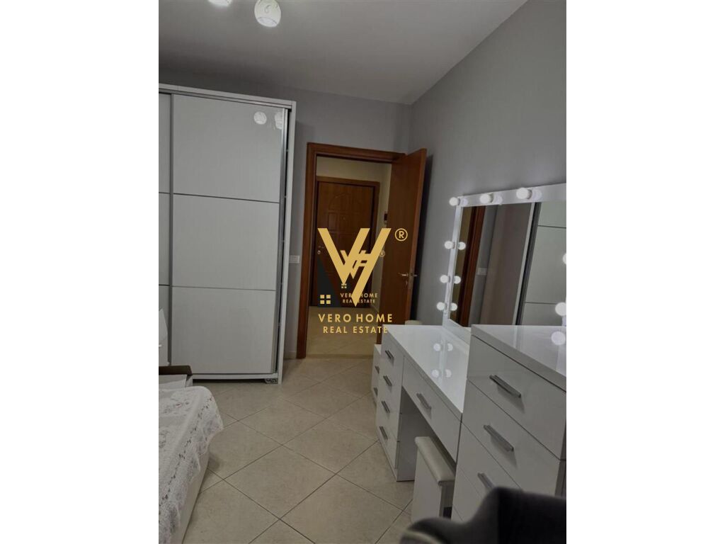 Apartamento 2+1+blk en alquiler en rr. Myslym shyri 700 euros (2)