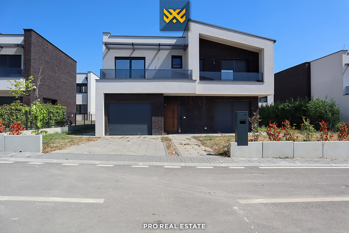 House 245m² for #sale in priam village neighborhood