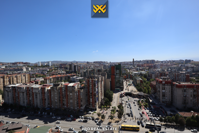 Local / escritório 1116m² à venda em Lakrishtë