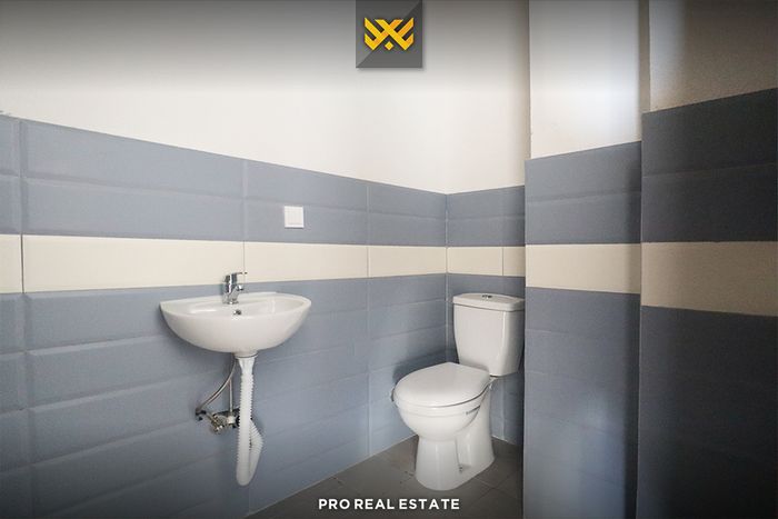 Office 39.37m² for rent in Prishtina e Re (6)