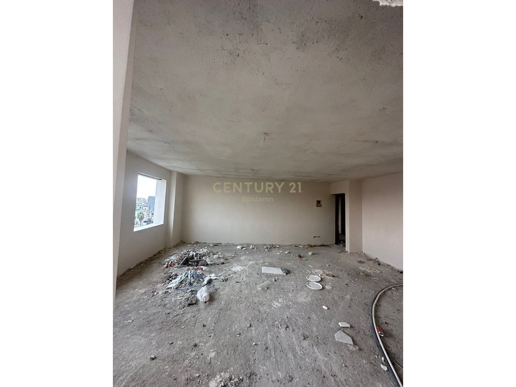 Apartament 1+1 për shitje në golem! (2)