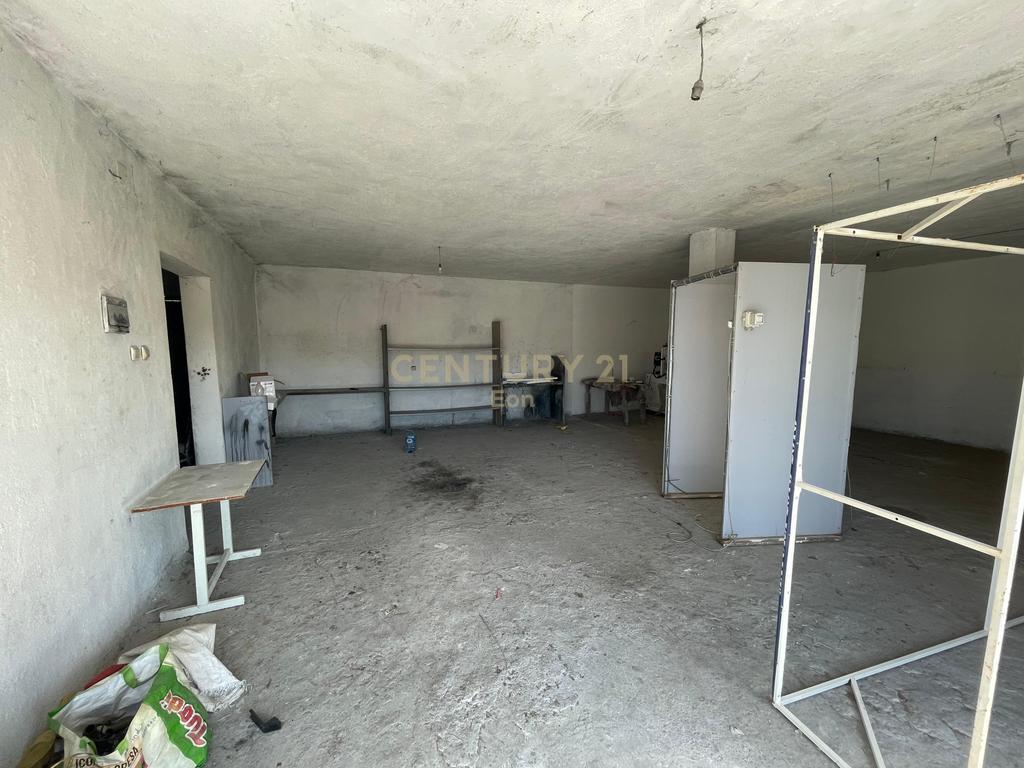 Local commercial à louer 117 m² à shkozet !!