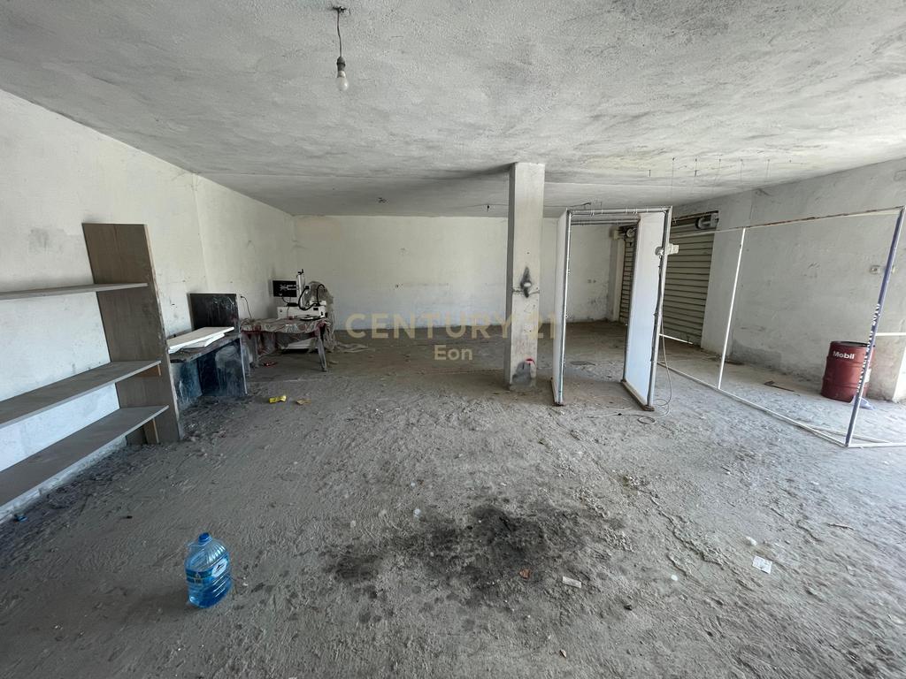 Local commercial à louer 117 m² à shkozet !!