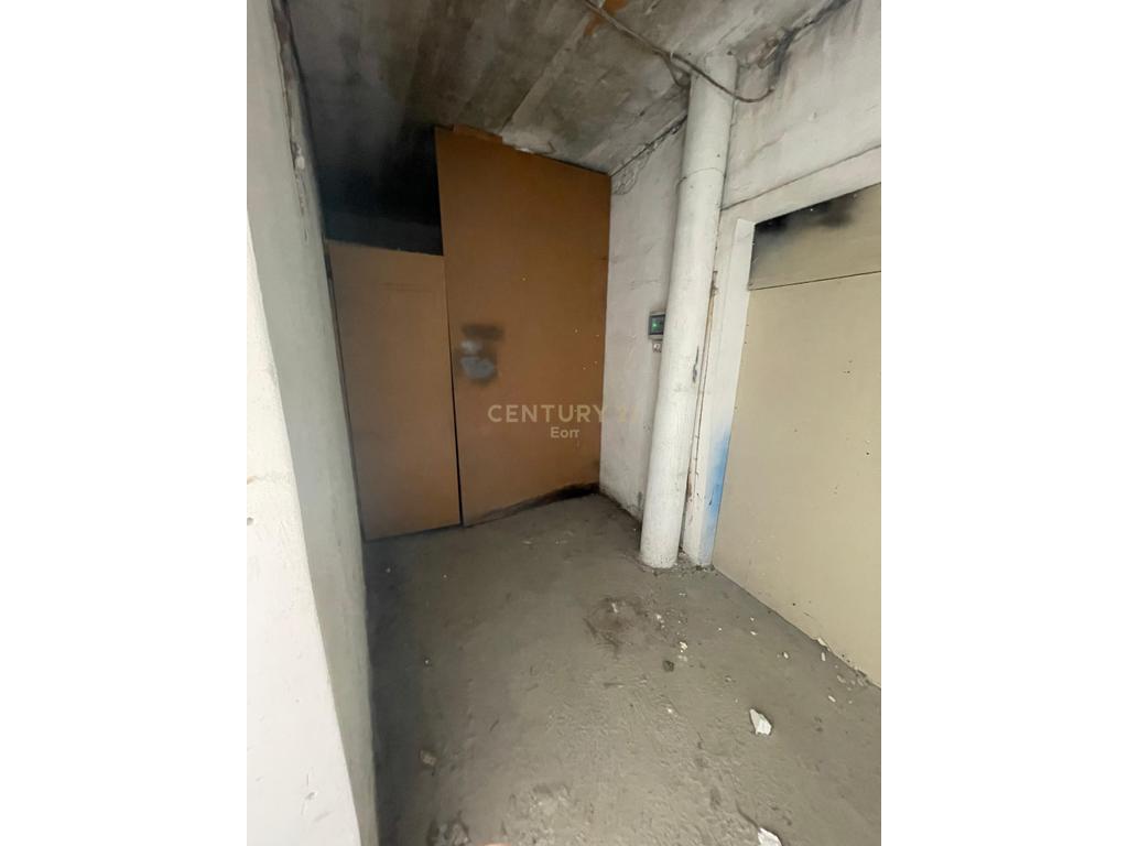 Local commercial à louer 117 m² à shkozet !!