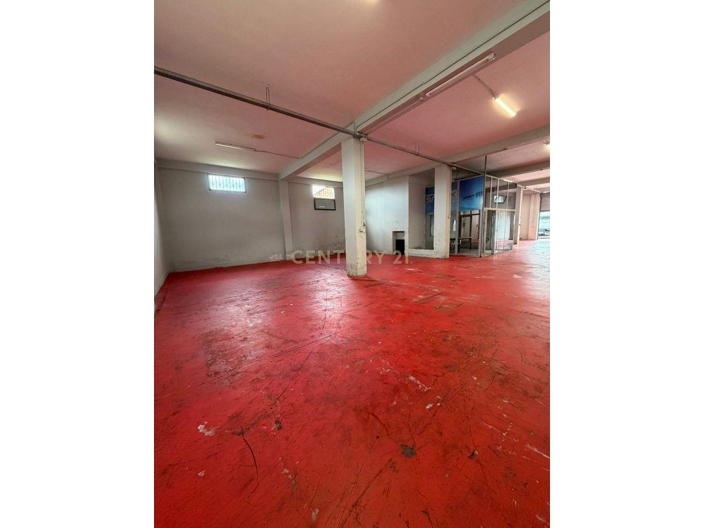 Local commercial à louer 117 m² à shkozet !!