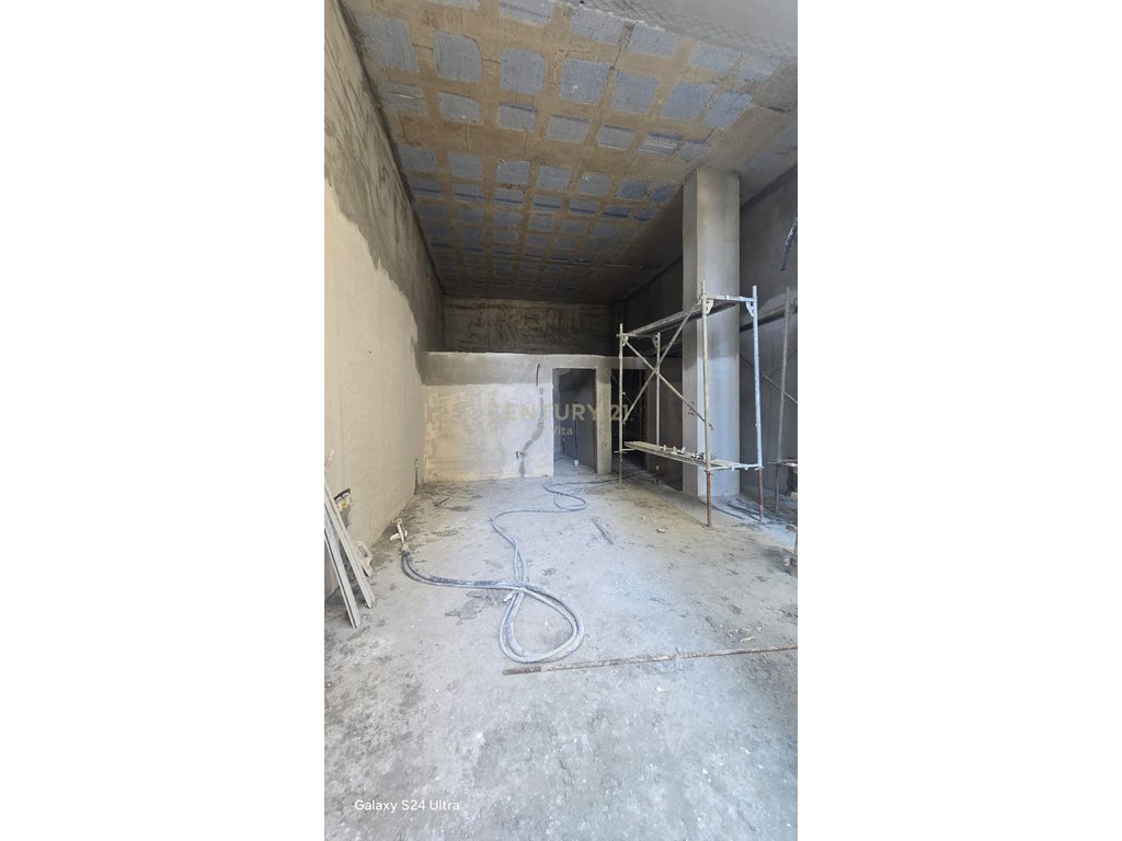 Mundësi e artë investimi në golem – Njësi biznesi 151.6 m² me çmim okazion