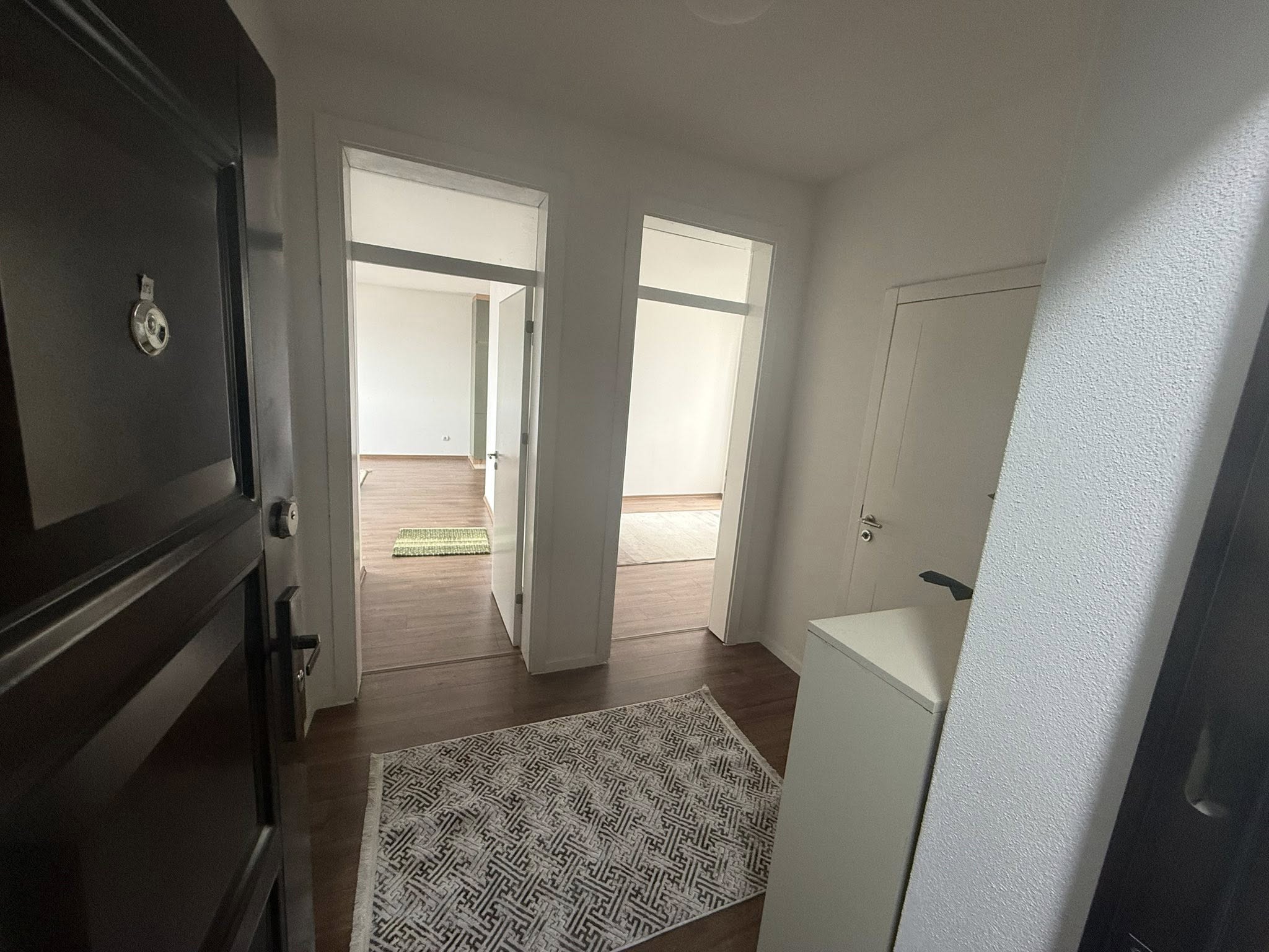 Banesë me qira 1+1 në lagjen e muhaxherëve (4)