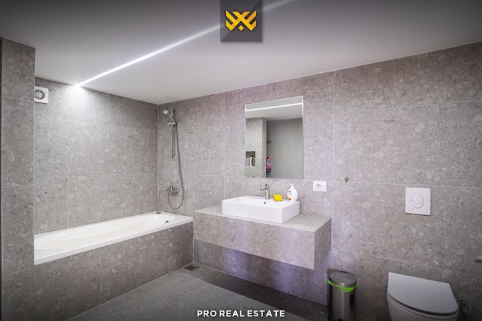 House 800m² for sale in taslixhe. (8)