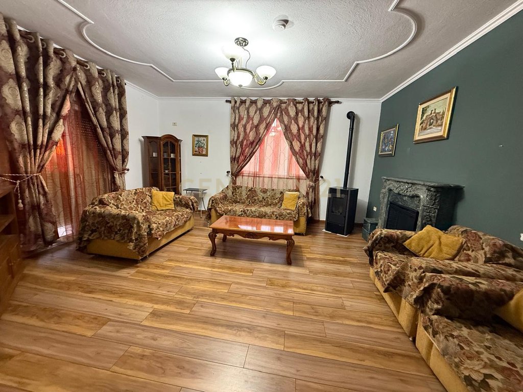 Villas à venda em liqeni i farkes
