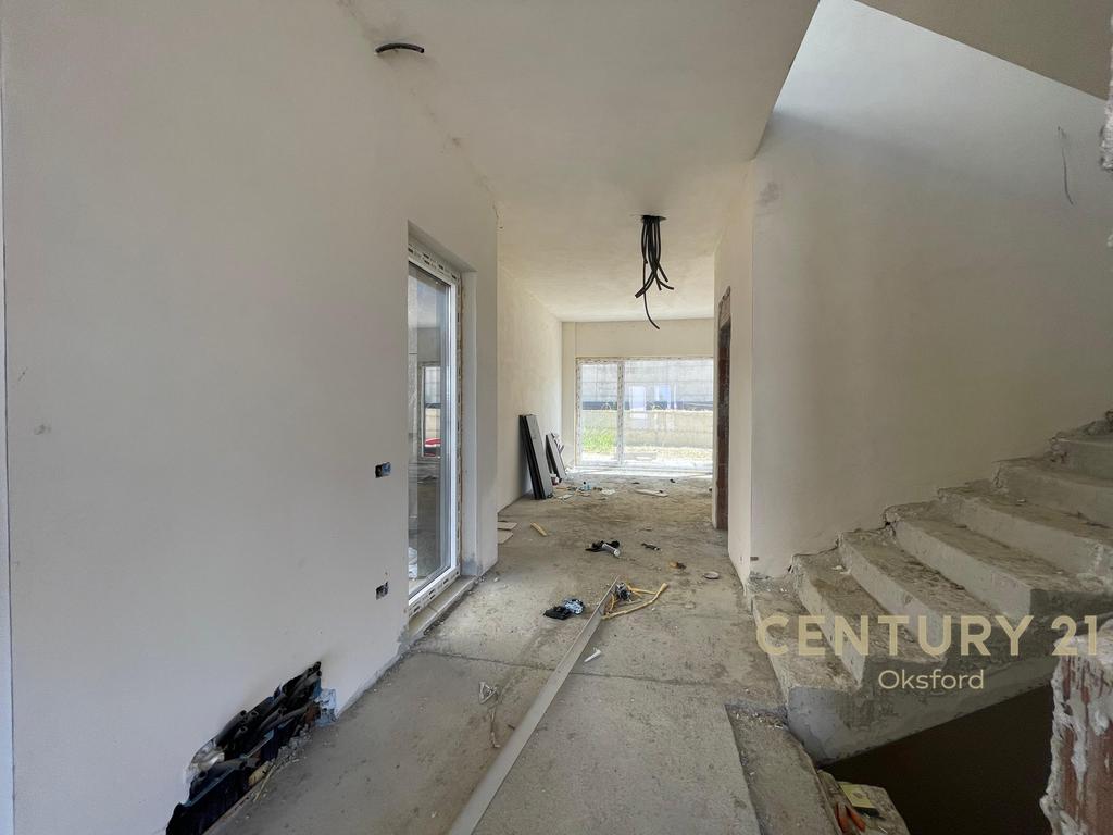 Villas à venda em liqeni i farkes