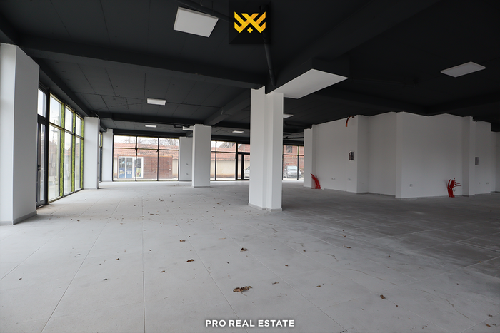 Local de 569,49m² en #venta en Fushë Kosovë (4)