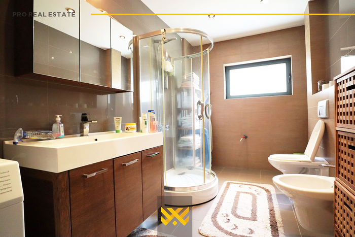 Casa – Ufficio di 360 metri quadrati in affitto a qafa.