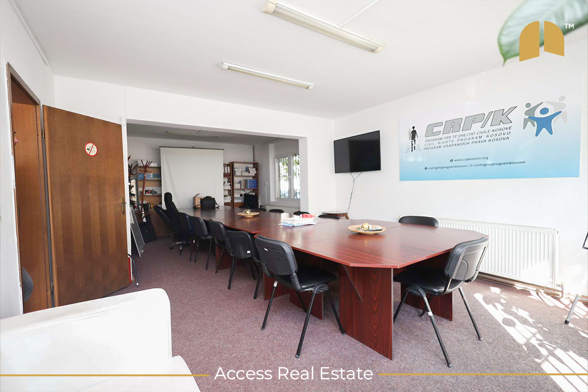 Haus/büro zur miete – 430m² – Pejton (6)