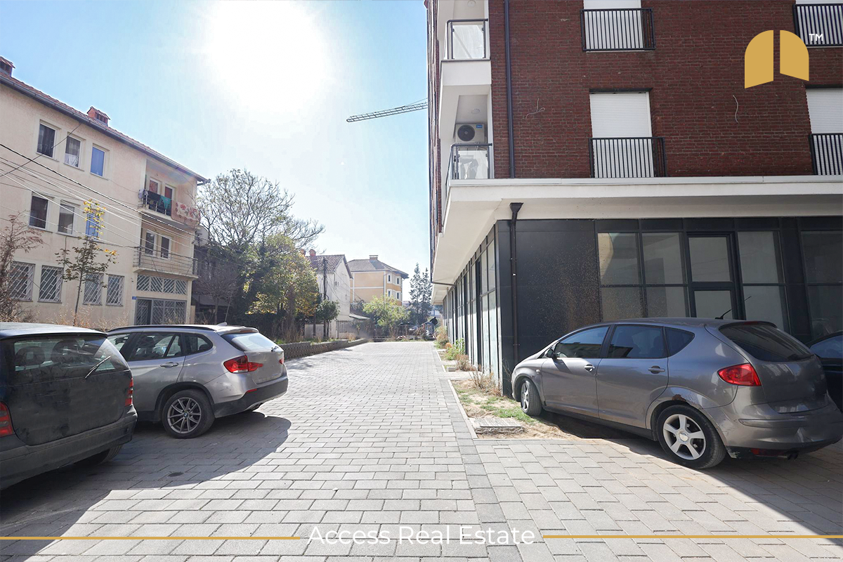 Commercial space for sale – 180m² – Muhaxherëve neighborhood