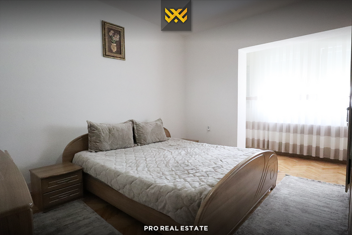 Casa + espaço comercial 350 m² para alugar em kodra e trimave.