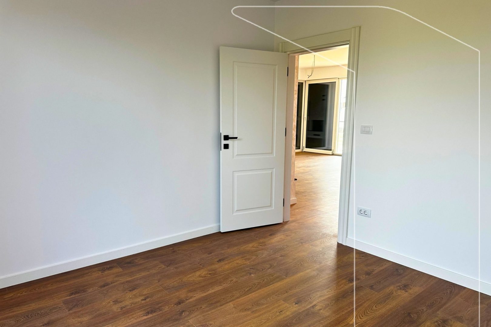 Casa in vendita nel quartiere qendresa – Spaziose, comode e potenziale di investimento (3)