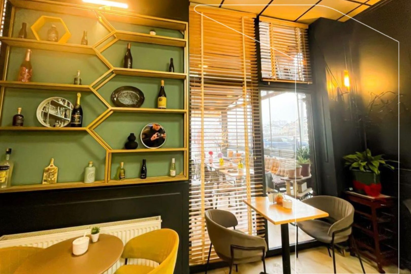 Se vende negocio – Café bar lounge tek Mati | rr. Ndue perlleshi