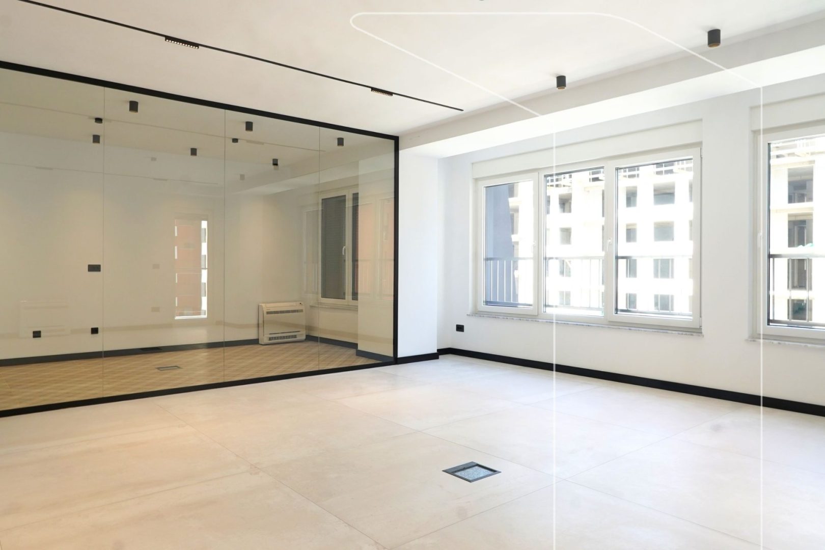 Oficina en alquiler en icon tower – 183 m² (2)
