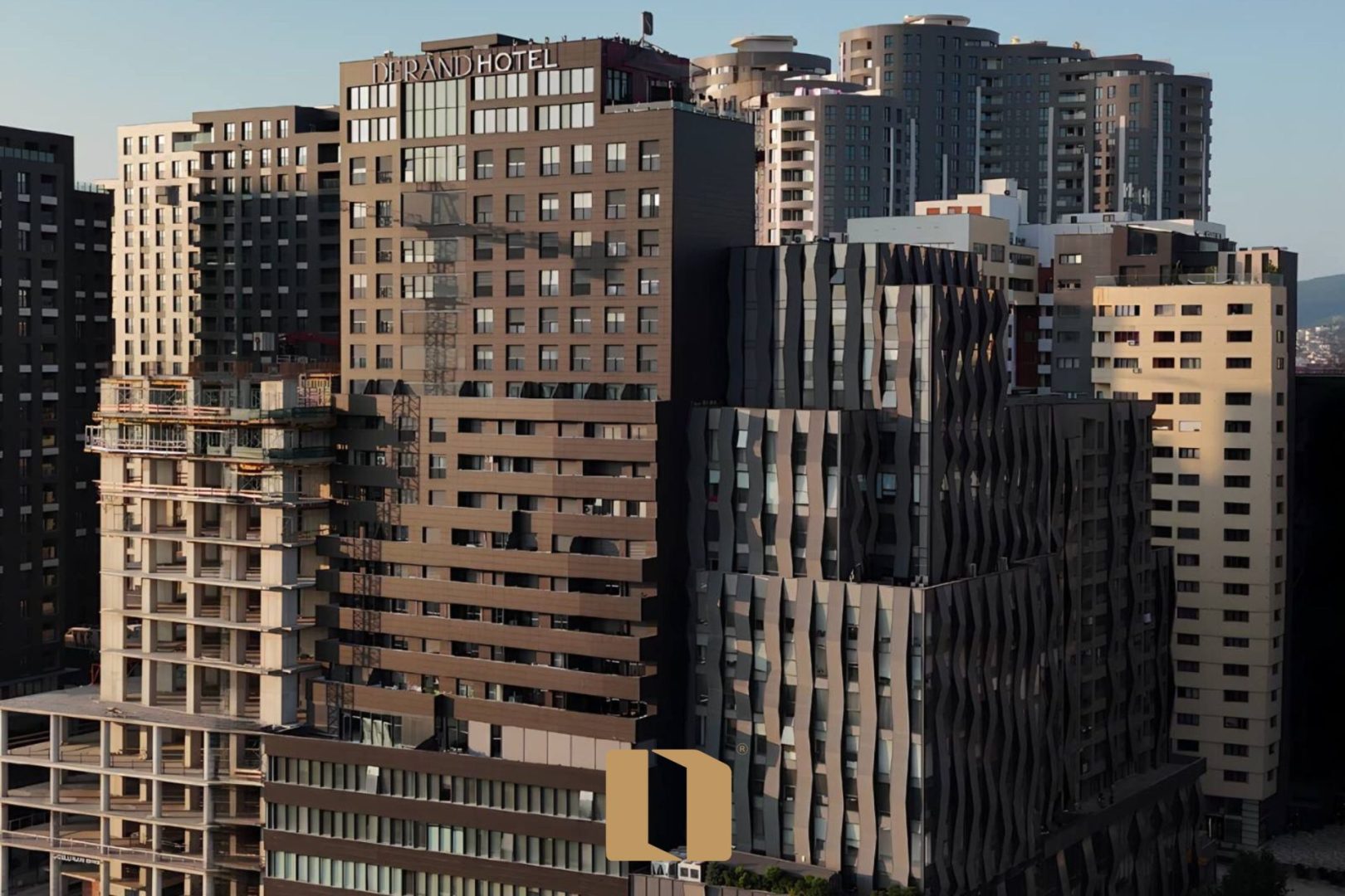 Zyrë me qira në icon tower – 667 m²