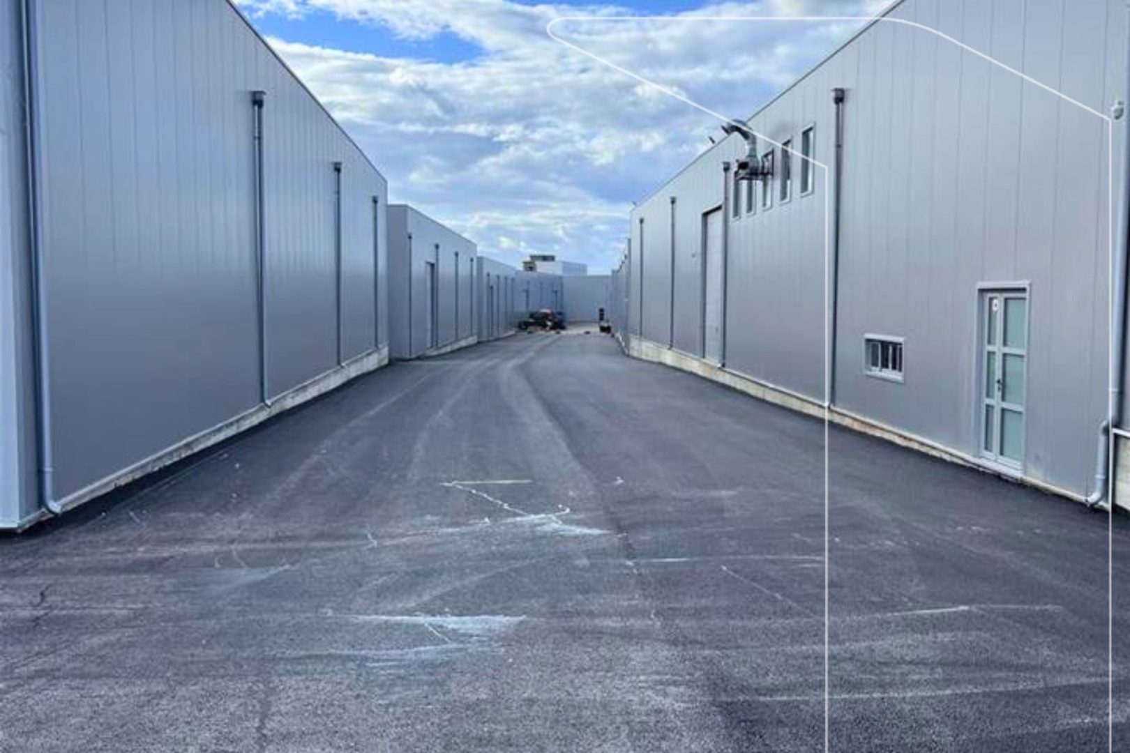 Espaço industrial para alugar – Armazém 500 m² perto do Pristina mall (2)