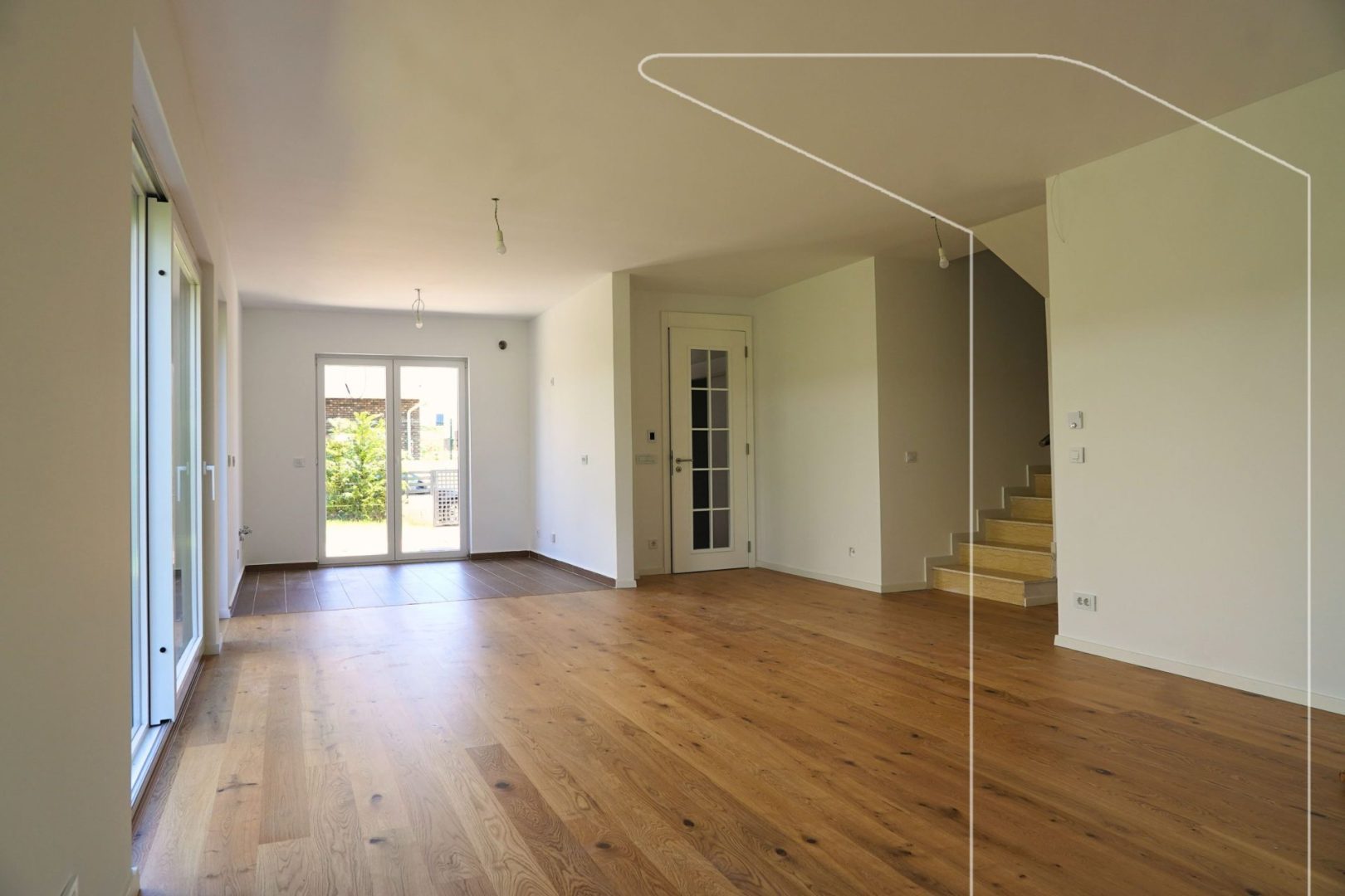 Shtëpi me qira – 260m² + 4 ari truall (3)