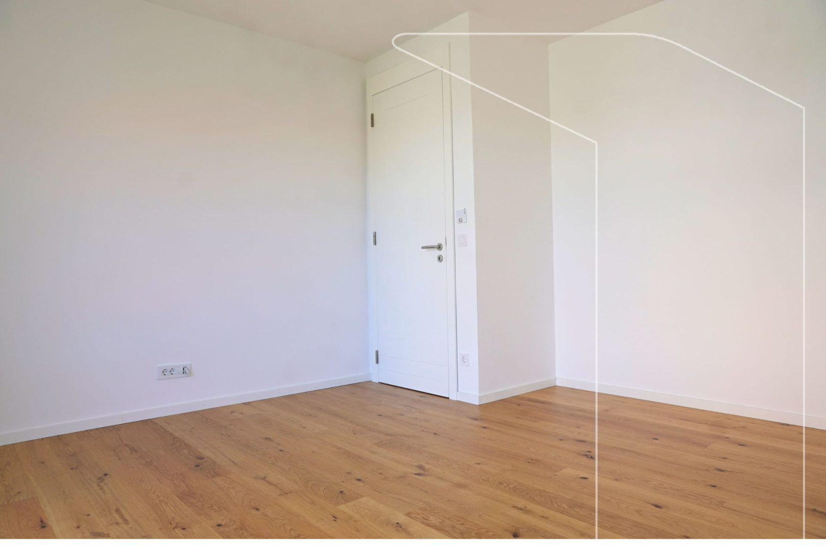 Shtëpi me qira – 260m² + 4 ari truall (5)
