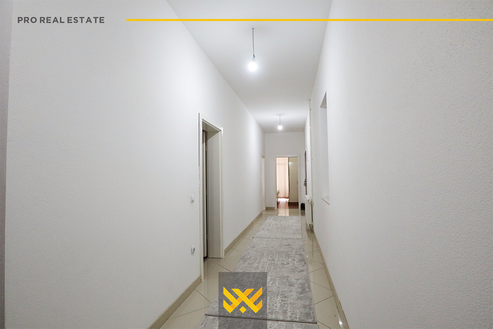 Objeto de 800m² en venta en kolovicë e re.