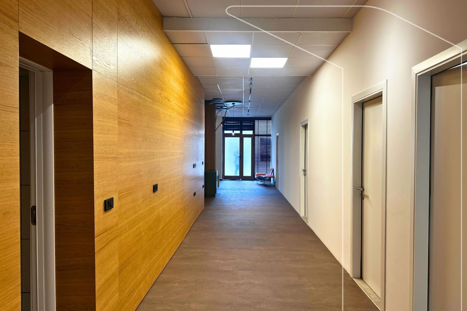Locale / zona commerciale in affitto – 250 m² | Bregu i Diellit – Xhambazet