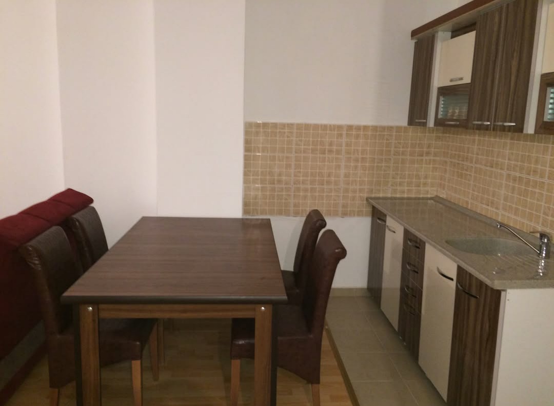 Banesë në shitje në lagjen e spitalit (3)