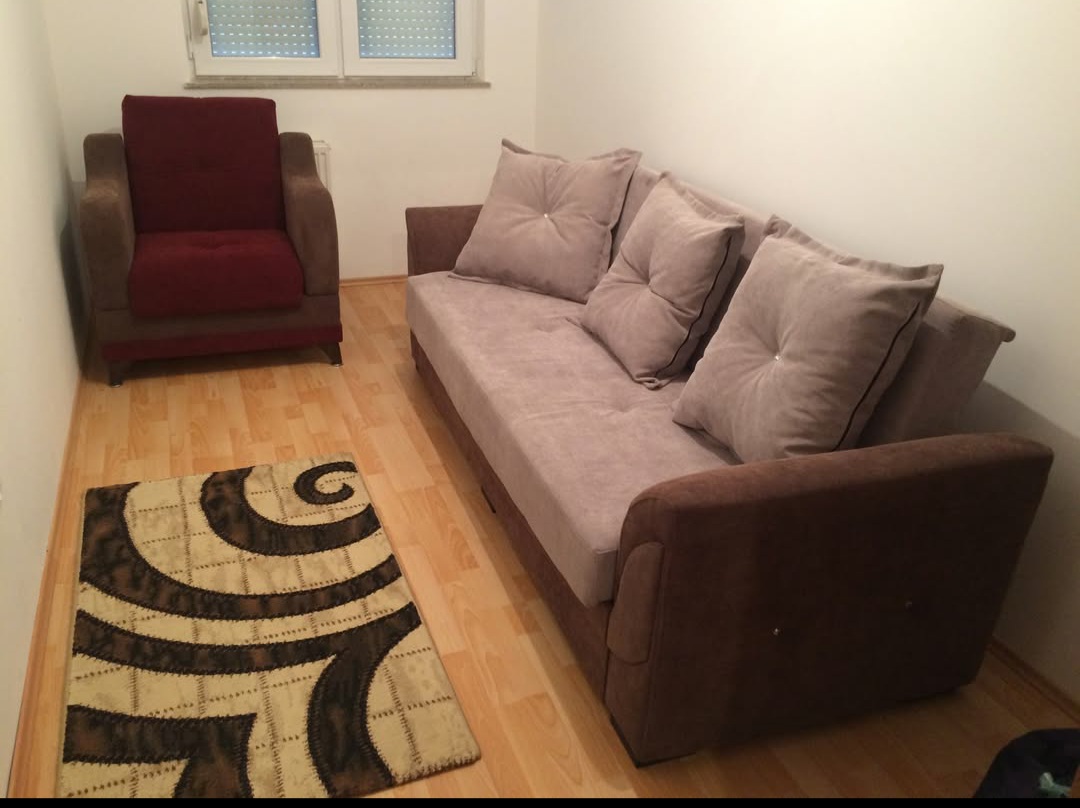 Banesë në shitje në lagjen e spitalit (4)