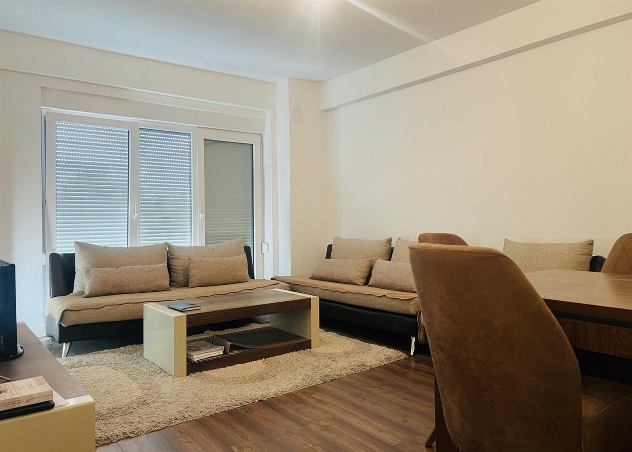 Appartement à louer 2+1 à Bregu i Diellit