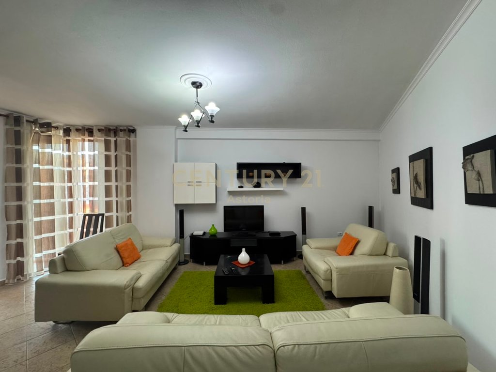 Apartamento 2+1 para alugar em rr. Barrikadave!