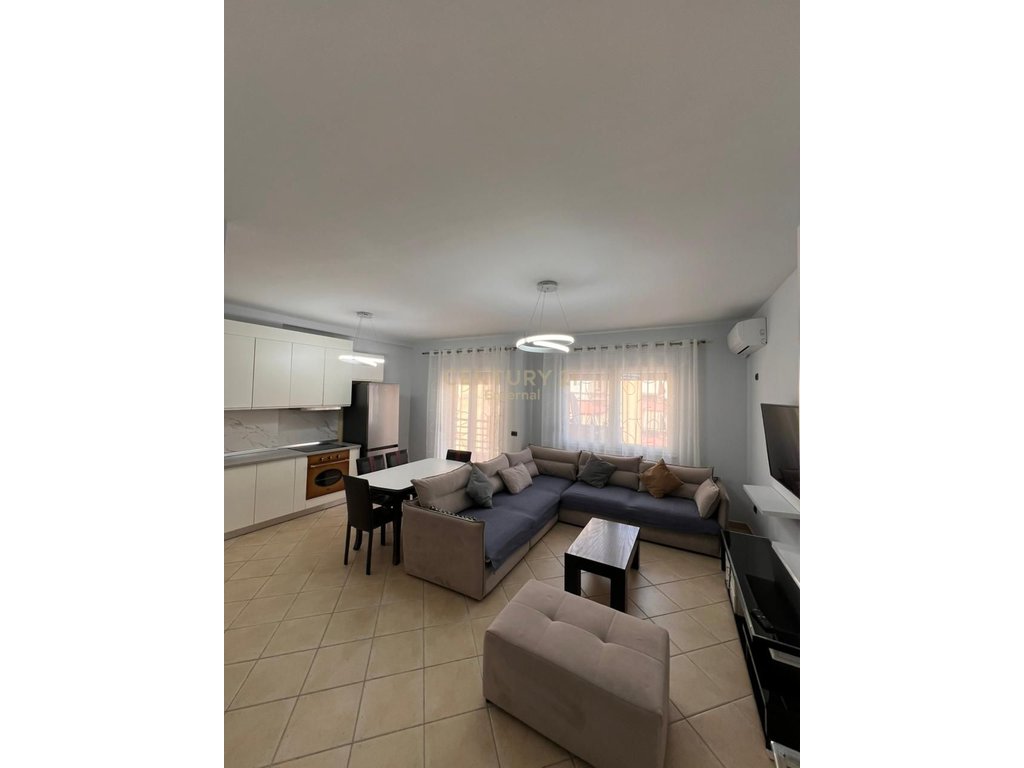 Apartamento 2+1 para alugar em rr. Barrikadave!