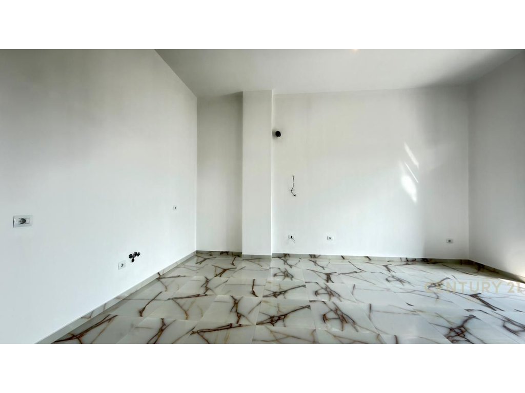 Apartamento 2+1 para alugar em rr. Barrikadave!