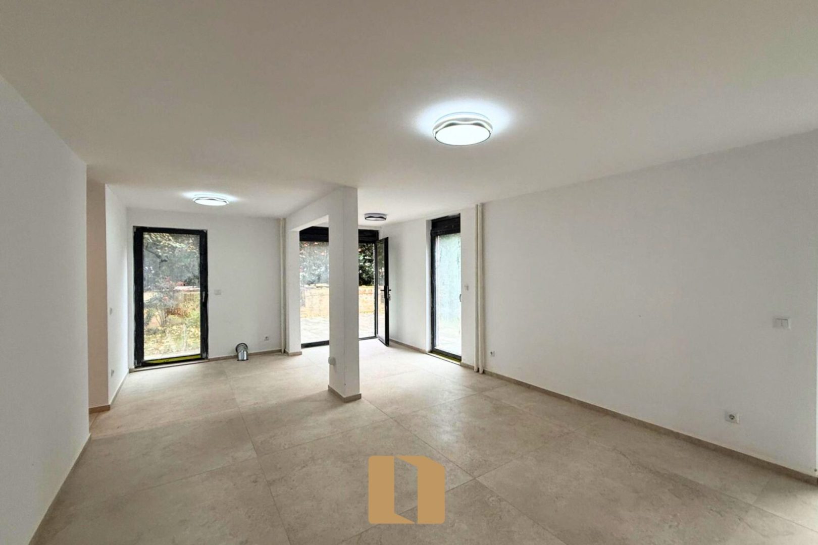 Locale / ufficio a dardani – 100m²